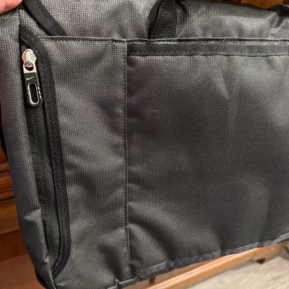 Nike Messenger Laptop Travel Bag w/ HP Logo